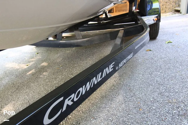 Slide: The Image of Crownline Boats E205XS 2019 - 16492141