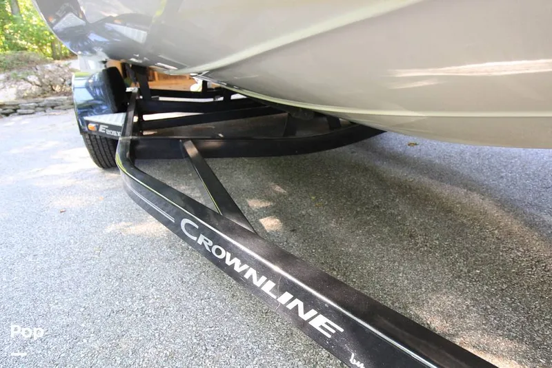 Slide: The Image of Crownline Boats E205XS 2019 - 16492142