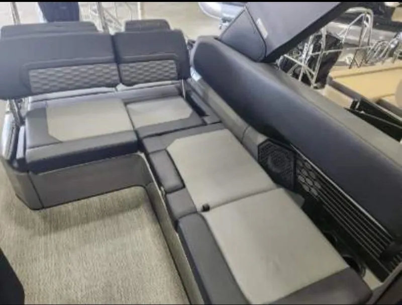 Slide: The Image of Harris Crowne 250 2024 - 8