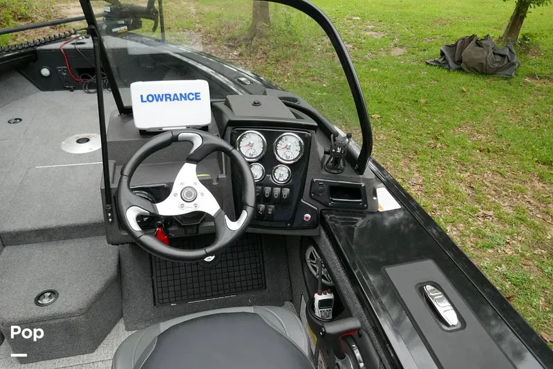Slide: The Image of Tracker Targa V19 2022 - 16410023