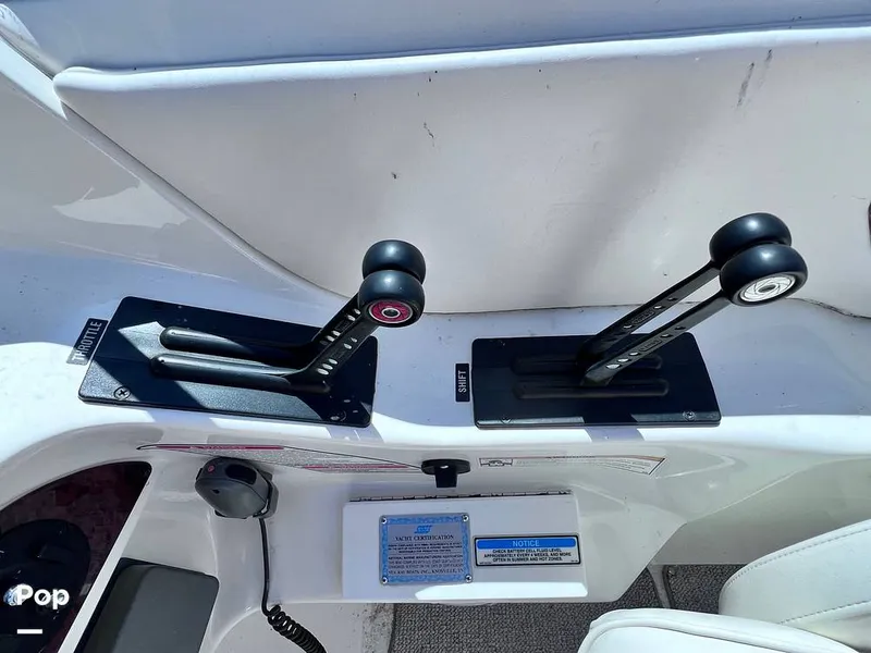 Slide: The Image of Sea Ray 280 Sun Sport 2000 - 16425464