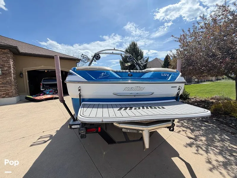 Slide: The Image of Malibu Wakesetter 23 LSV 2010 - 16476537