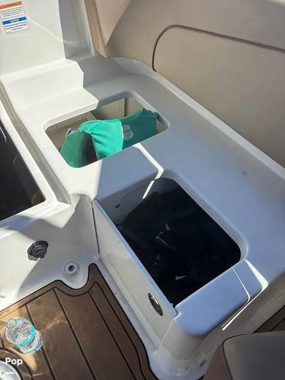 Slide: The Image of Sea Ray 220 sundeck 2016 - 16445133
