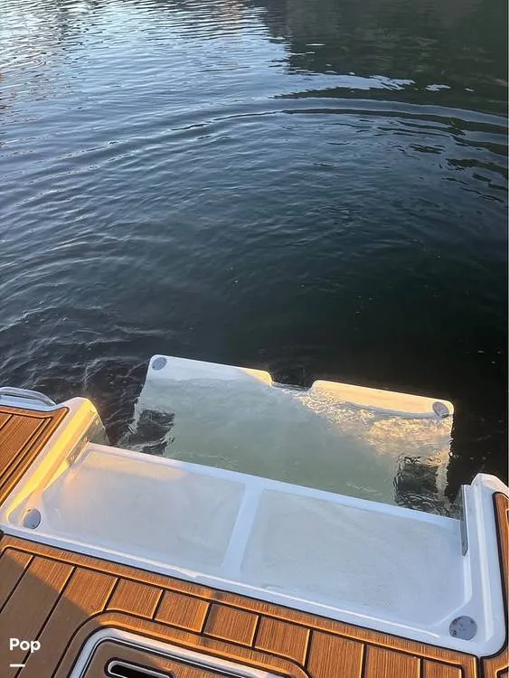 Slide: The Image of Sea Ray 220 sundeck 2016 - 16445136