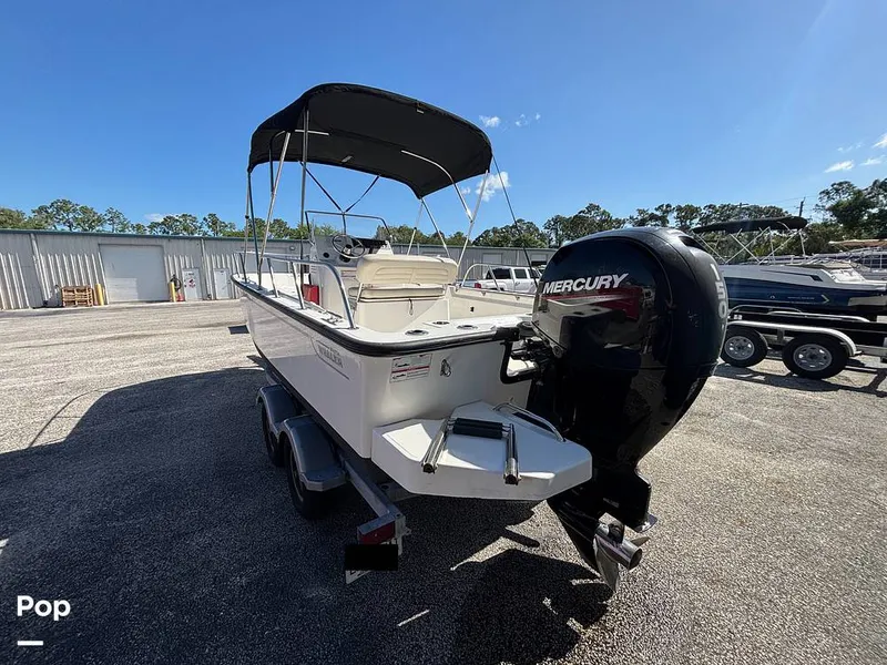 Slide: The Image of Boston Whaler Montauk 190 2023 - 16395000