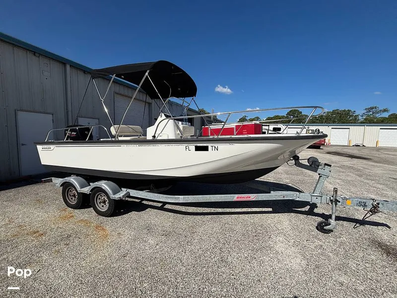 Slide: The Image of Boston Whaler Montauk 190 2023 - 16395009