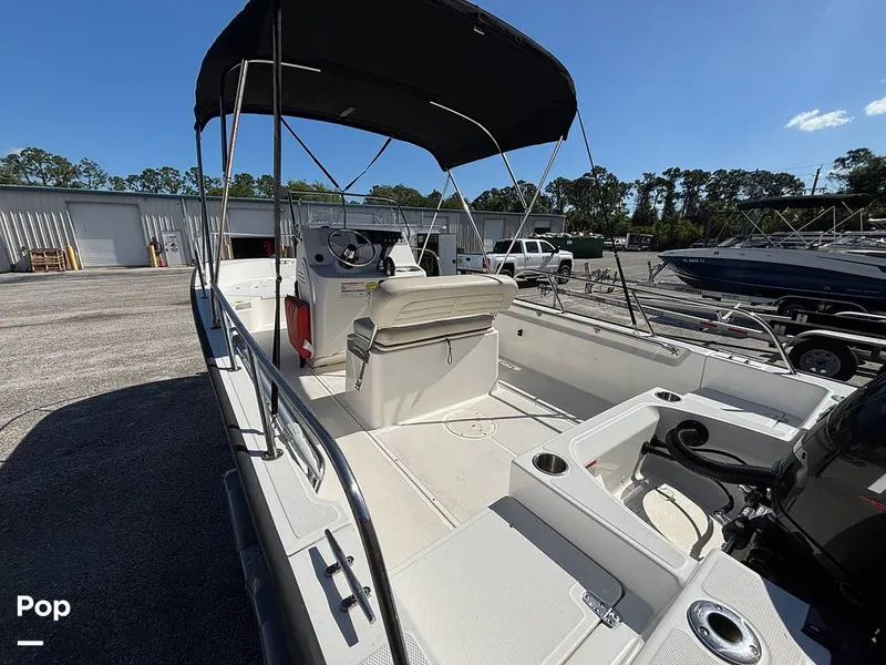 Slide: The Image of Boston Whaler Montauk 190 2023 - 16395016