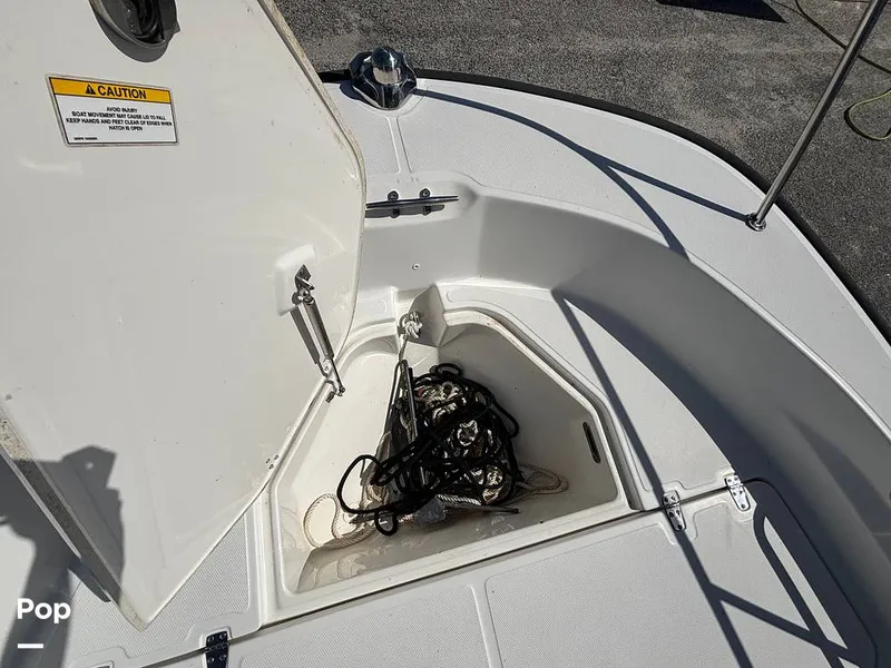 Slide: The Image of Boston Whaler Montauk 190 2023 - 16395046