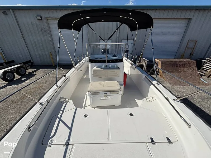 Slide: The Image of Boston Whaler Montauk 190 2023 - 16395048