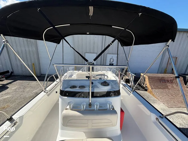 Slide: The Image of Boston Whaler Montauk 190 2023 - 16395058