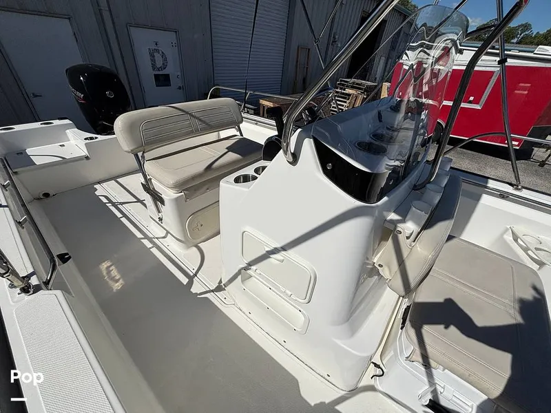Slide: The Image of Boston Whaler Montauk 190 2023 - 16395060