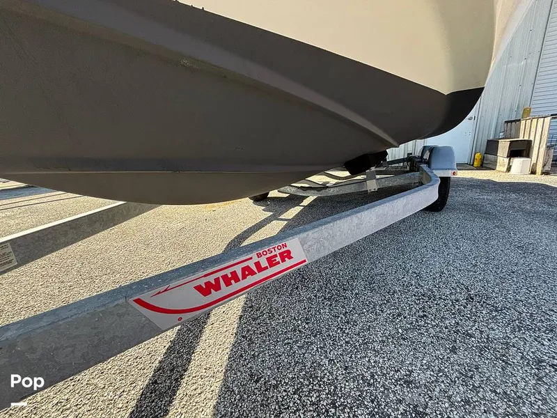 Slide: The Image of Boston Whaler Montauk 190 2023 - 16394986