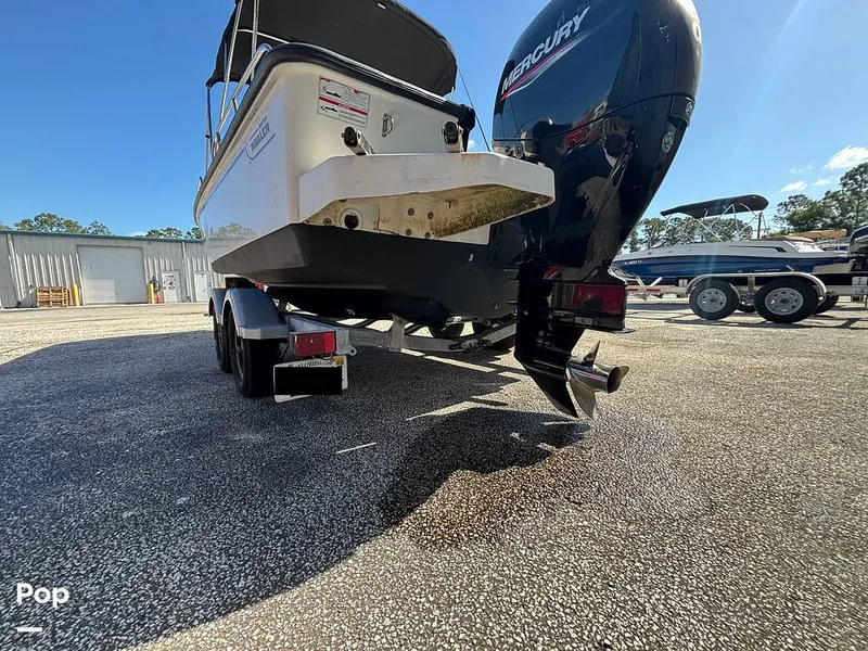 Slide: The Image of Boston Whaler Montauk 190 2023 - 16395001