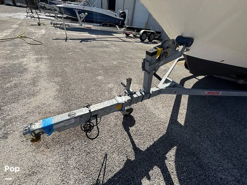 Slide: The Image of Boston Whaler Montauk 190 2023 - 16395014