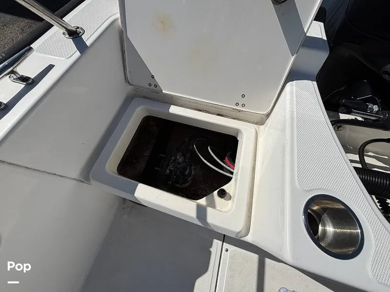 Slide: The Image of Boston Whaler Montauk 190 2023 - 16395025