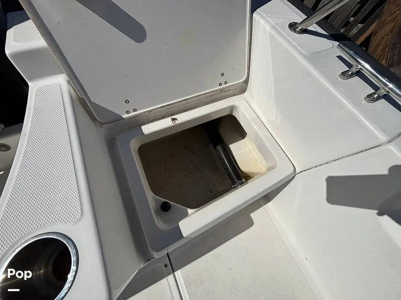 Slide: The Image of Boston Whaler Montauk 190 2023 - 16395023