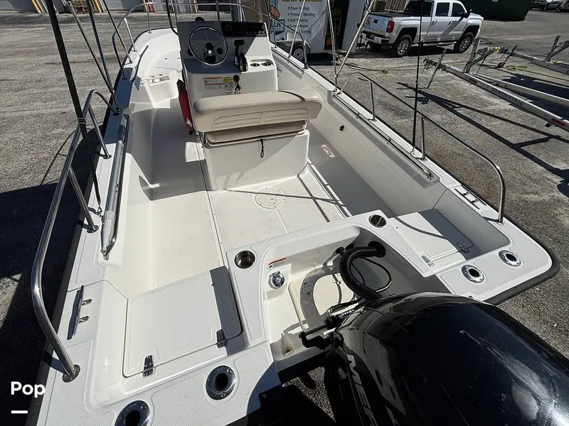Slide: The Image of Boston Whaler Montauk 190 2023 - 16395019