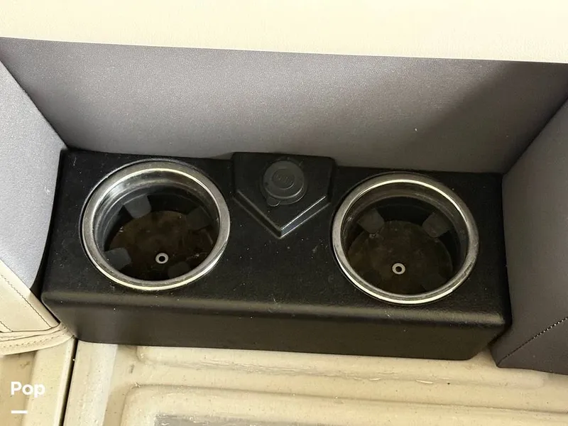 Slide: The Image of Beverage Holders - 16814680