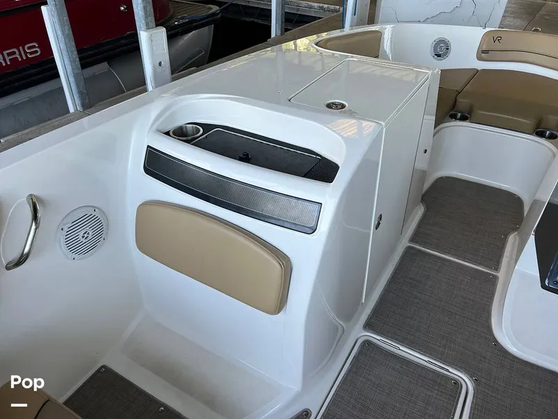 Slide: The Image of Bayliner VR6 OB 2022 - 16642712