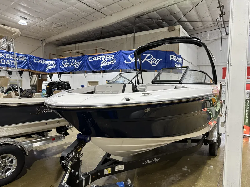 The Image of Sea Ray SPX 210 2024 - 0