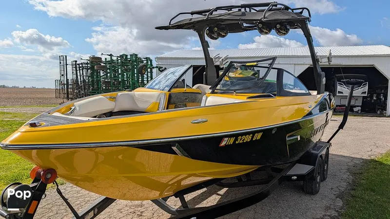 Slide: The Image of Malibu Wakesetter 23 LSV 2015 - 16413956