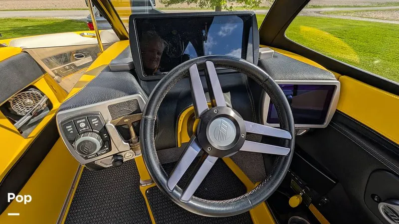 Slide: The Image of Malibu Wakesetter 23 LSV 2015 - 16413942