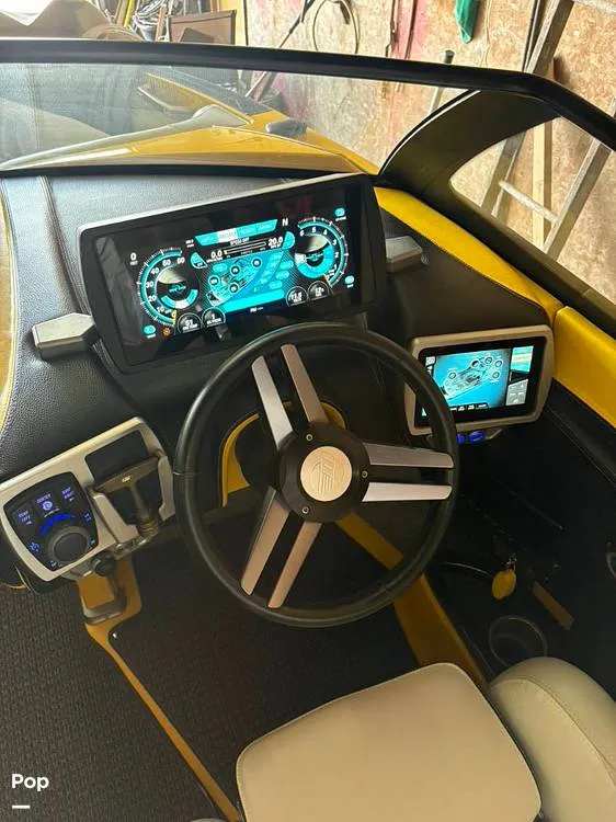 Slide: The Image of Malibu Wakesetter 23 LSV 2015 - 16402139