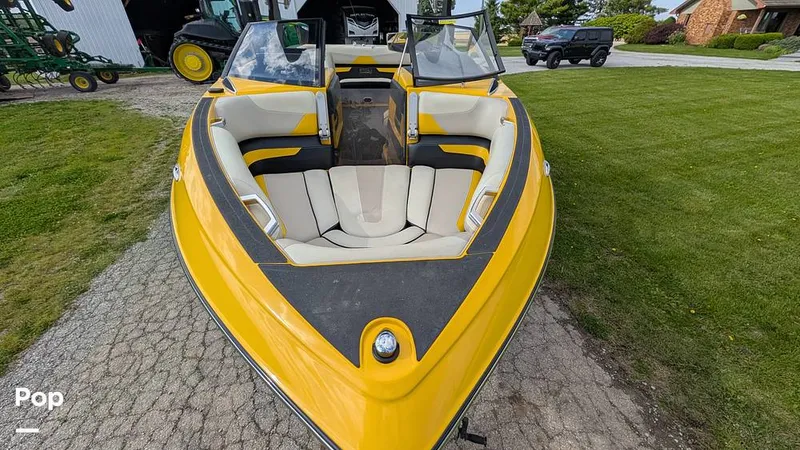 Slide: The Image of Peace of mind: Ask for a complimentary BoatHistoryReport report ($39.99 value) - I1