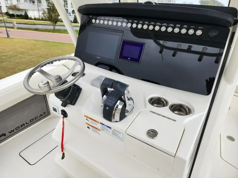 Slide: The Image of World Cat 260CC 2023 - 11