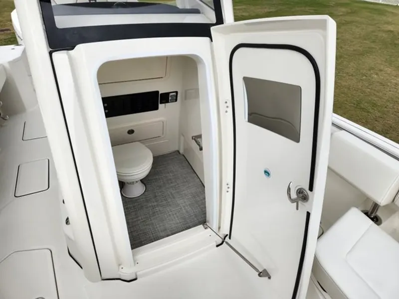 Slide: The Image of World Cat 260CC 2023 - 19