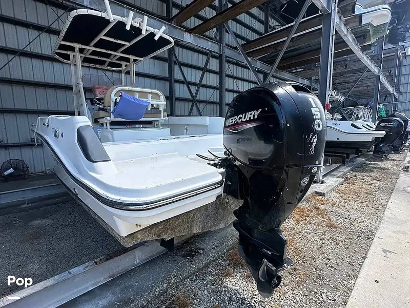 Slide: The Image of Bayliner Trophy T22CC 2023 - 16439685