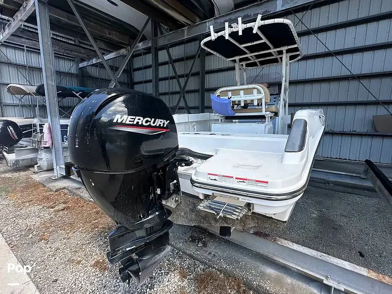 Slide: The Image of Bayliner Trophy T22CC 2023 - 16439690