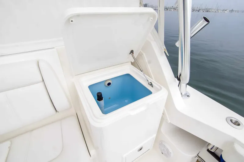 Slide: The Image of Albemarle 360 Express Fisherman 2022 - 7