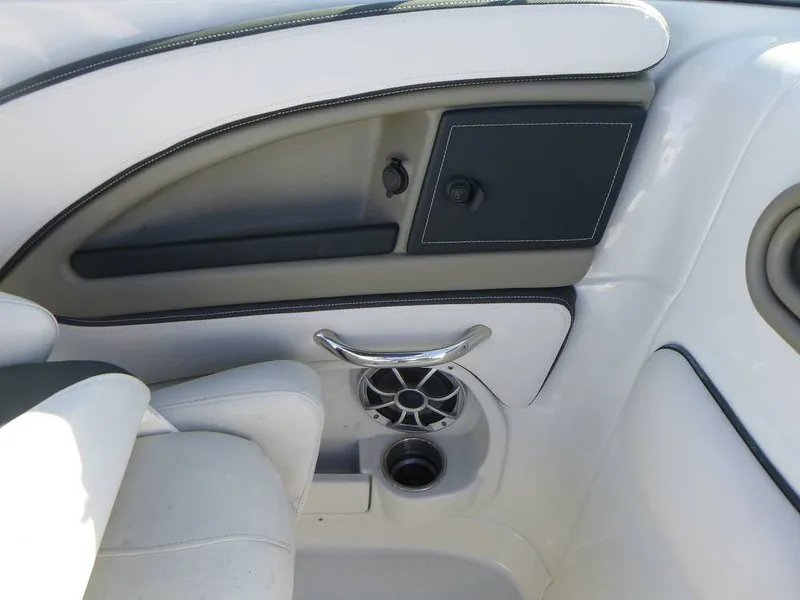 Slide: The Image of Crownline Boats 260 XSS 2023 - 16451191