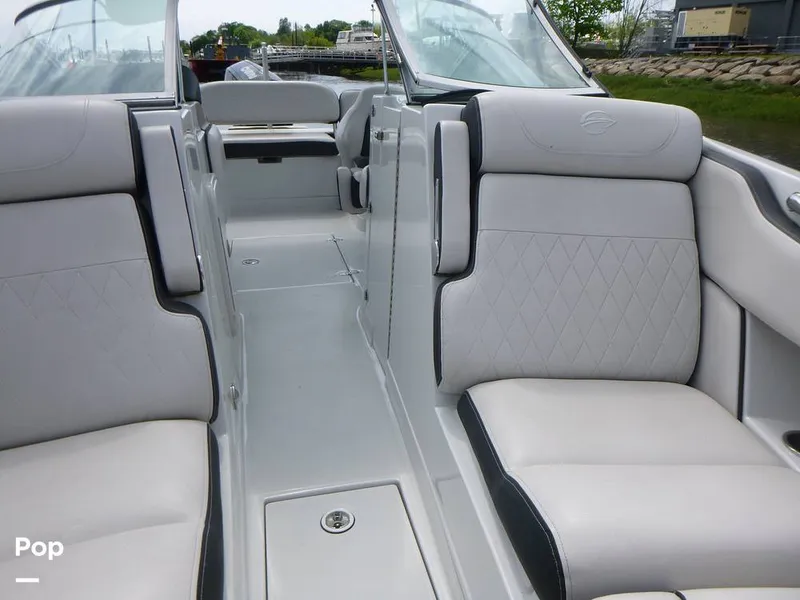 Slide: The Image of Crownline Boats 250 XSS 2023 - 16444435