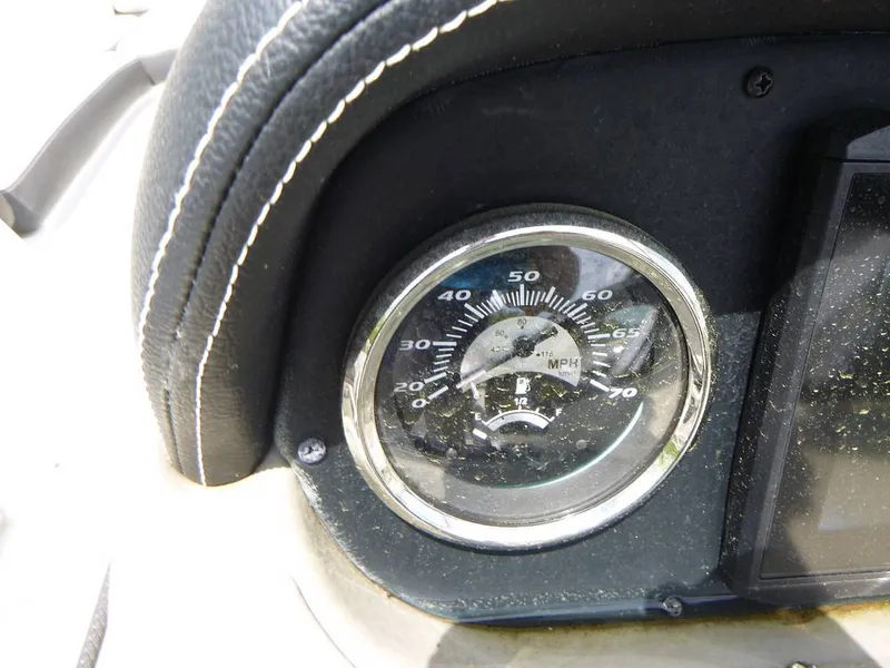 Slide: The Image of Crownline Boats 250 XSS 2023 - 16444315
