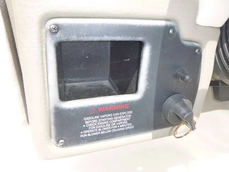 Slide: The Image of Crownline Boats 250 XSS 2023 - 16444313