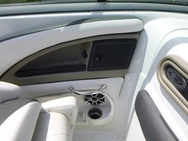 Slide: The Image of Crownline Boats 250 XSS 2023 - 16444304