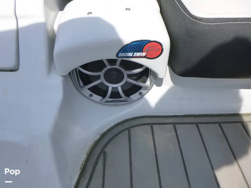 Slide: The Image of Crownline Boats 250 XSS 2023 - 16431979