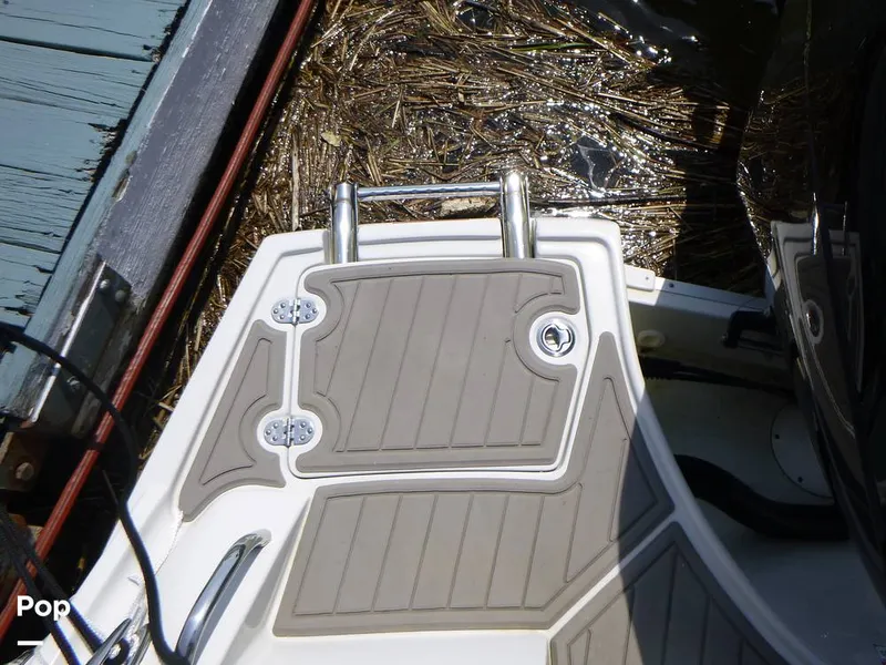 Slide: The Image of Crownline Boats 250 XSS 2023 - 16431976