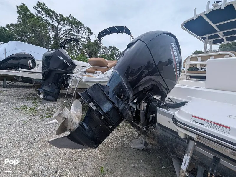 Slide: The Image of Bayliner Trophy T22CC 2024 - 16467319
