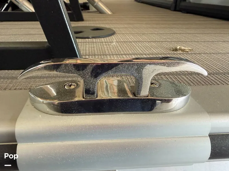 Slide: The Image of Bentley Pontoons Legacy Series 200 2024 - 16427902
