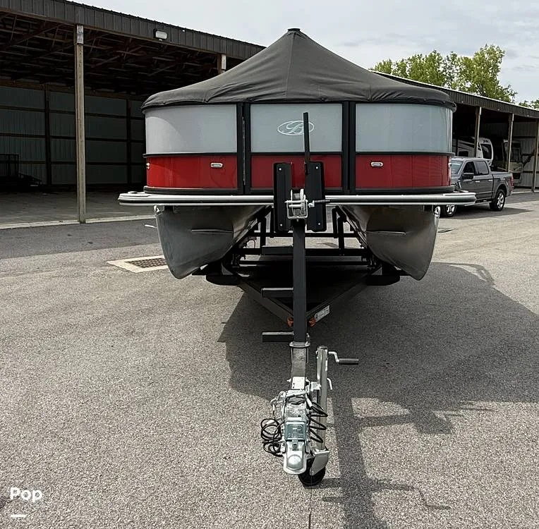 Slide: The Image of Bentley Pontoons Legacy Series 200 2024 - 16427907