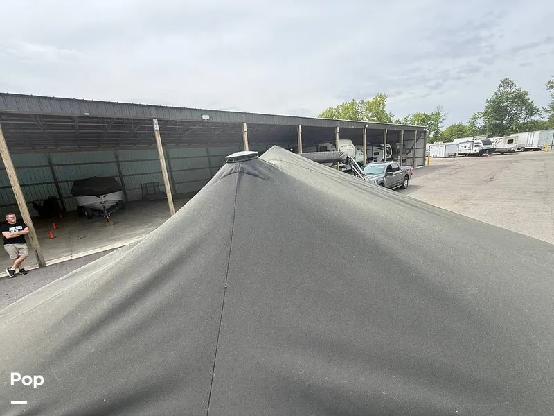 Slide: The Image of Bentley Pontoons Legacy Series 200 2024 - 16427908