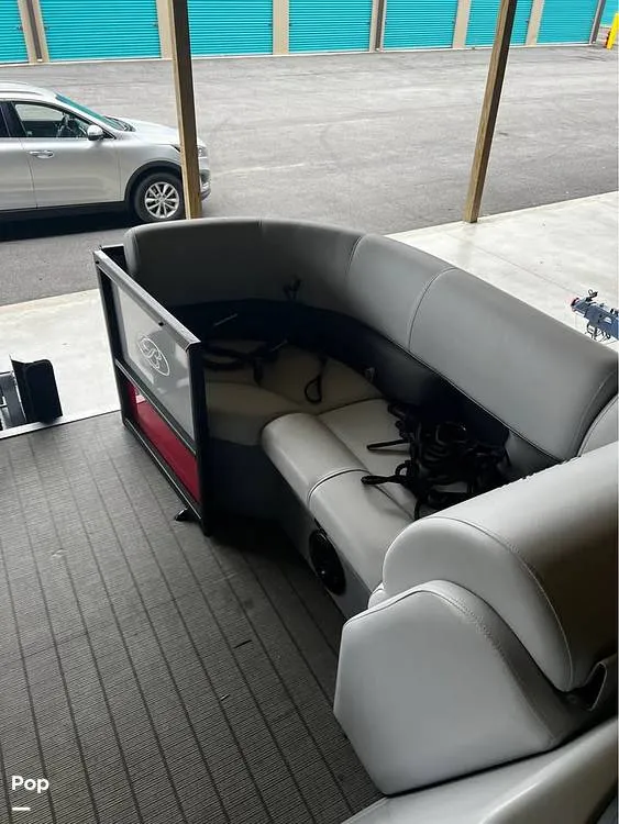 Slide: The Image of Bentley Pontoons Legacy Series 200 2024 - 16404120
