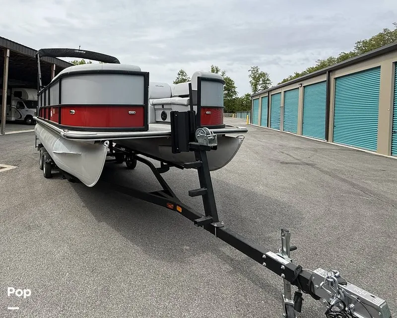 Slide: The Image of Bentley Pontoons Legacy Series 200 2024 - 16427927