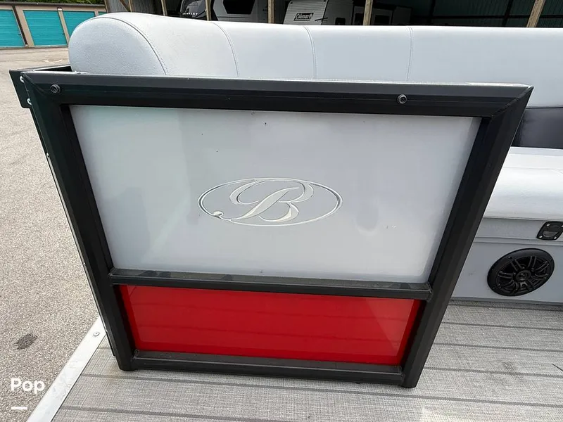Slide: The Image of Bentley Pontoons Legacy Series 200 2024 - 16427945