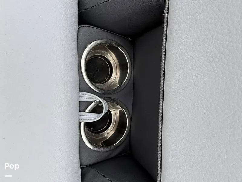 Slide: The Image of Bentley Pontoons Legacy Series 200 2024 - 16427948