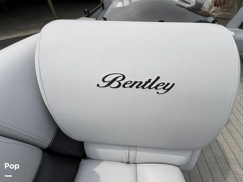 Slide: The Image of Bentley Pontoons Legacy Series 200 2024 - 16427949