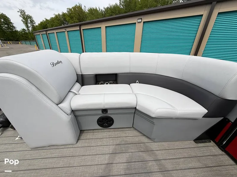 Slide: The Image of Bentley Pontoons Legacy Series 200 2024 - 16427950